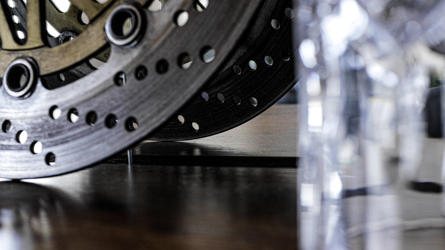 Bremsscheibenuhr - Motorrad (Gold Edition) - Mortal Engines Interior Design