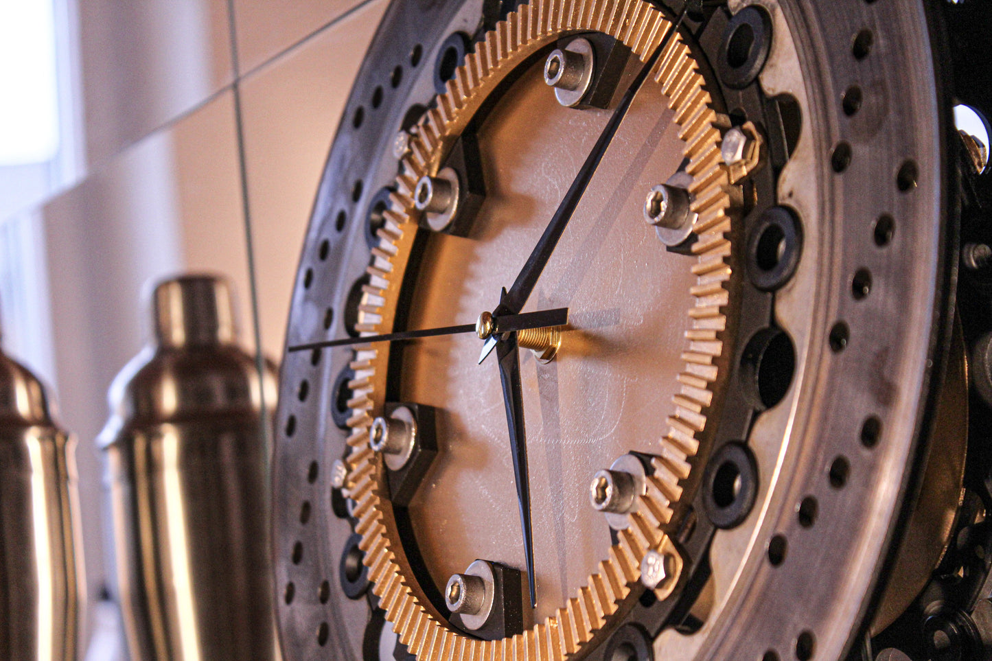 Bremsscheibenuhr - Motorrad (Gold x Black Edition 2.0) - Mortal Engines Interior Design