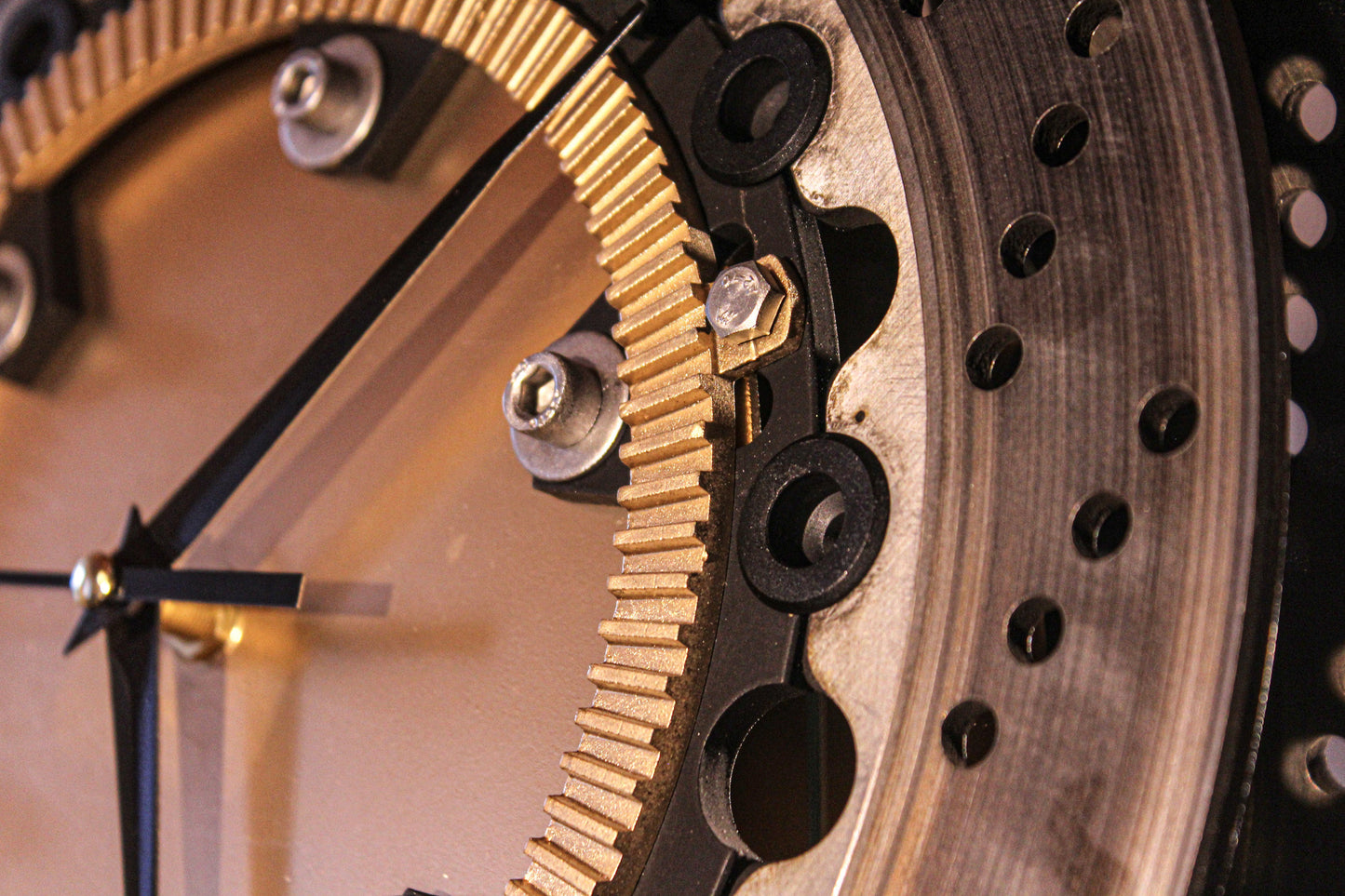 Bremsscheibenuhr - Motorrad (Gold x Black Edition 2.0) - Mortal Engines Interior Design