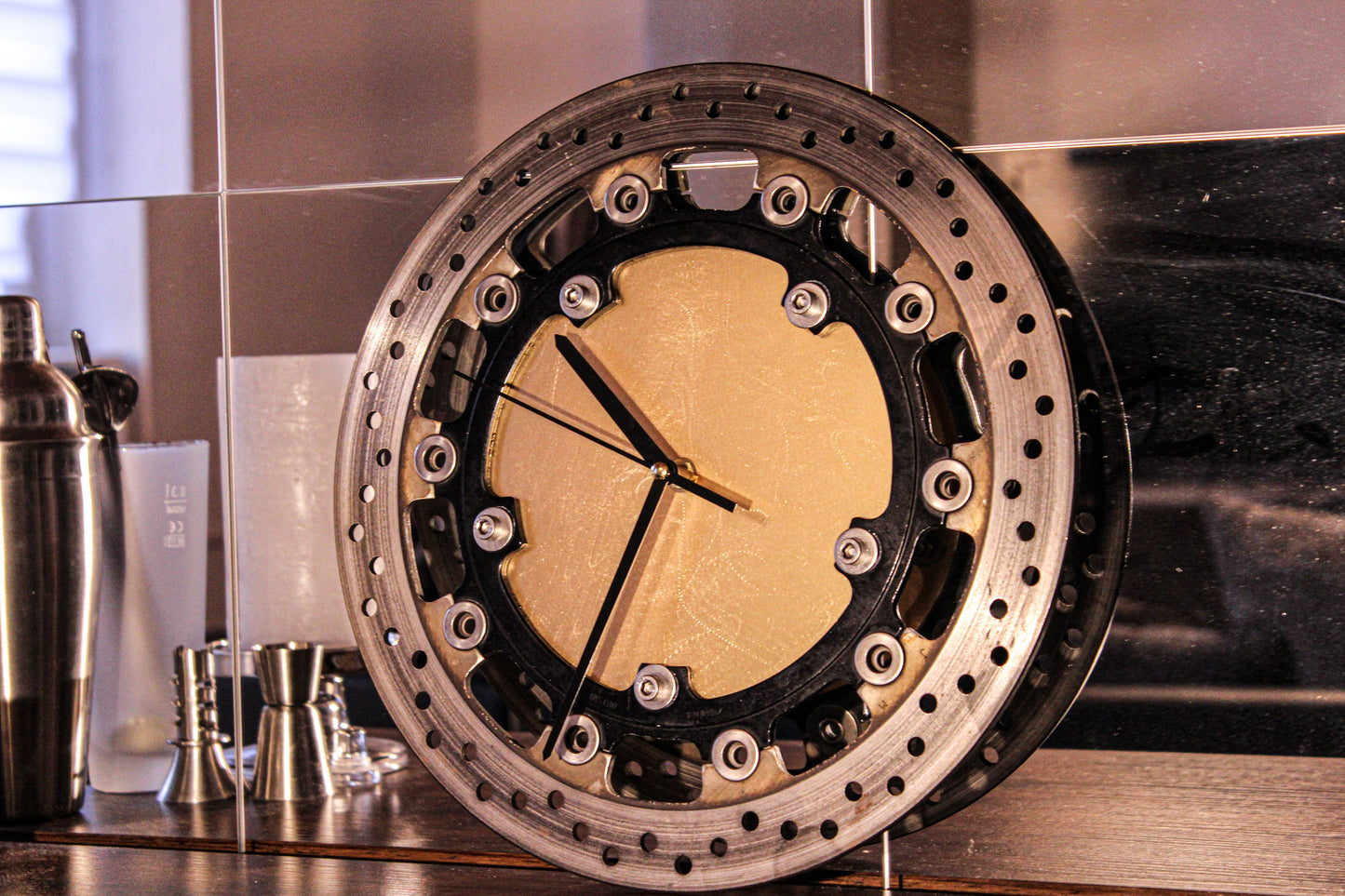 Bremsscheibenuhr - Motorrad (Gold x Black Edition 3.0) - Mortal Engines Interior Design