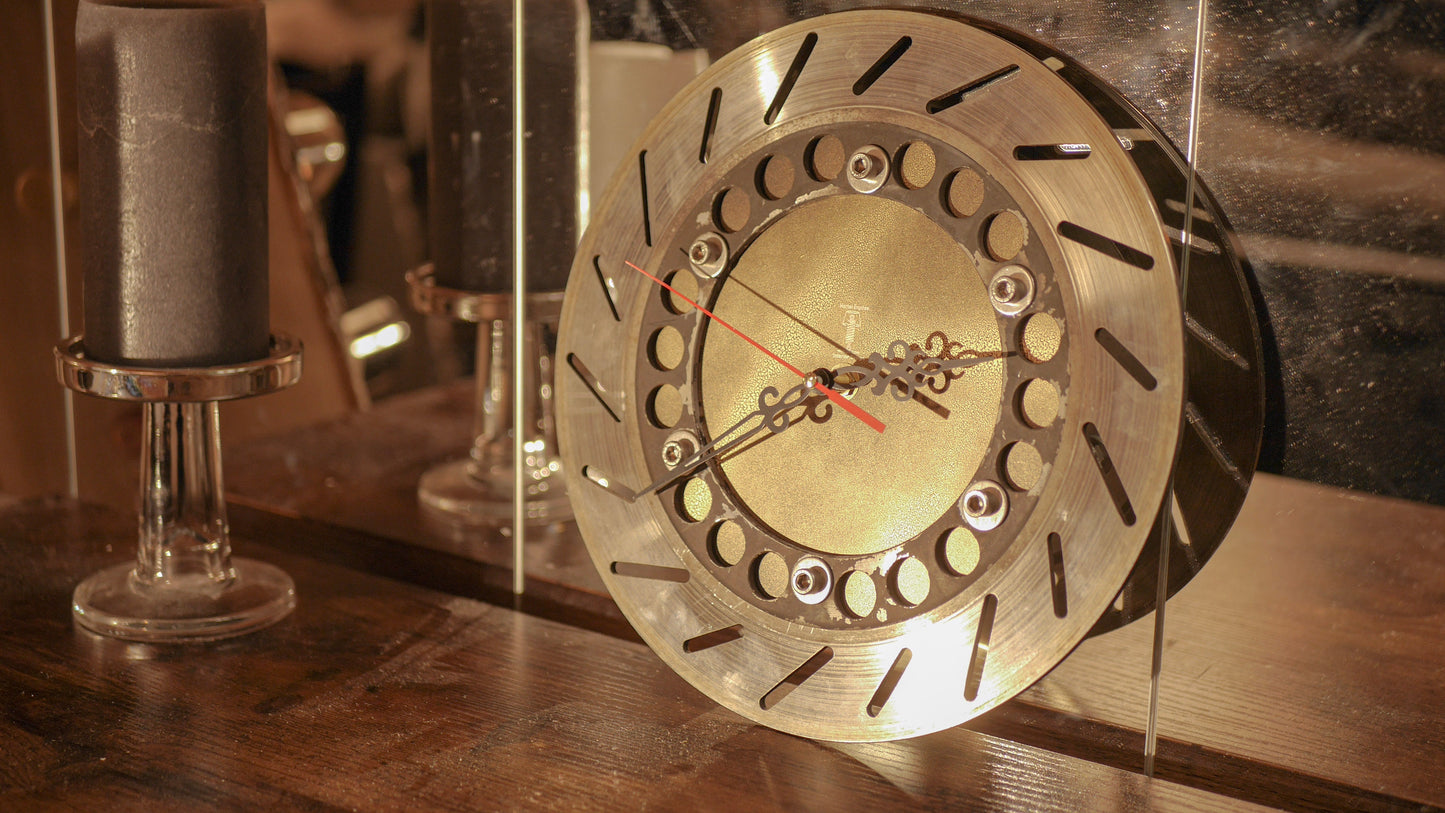 Bremsscheibenuhr - Motorrad (Vintage Gold 3.0 Edition) - Mortal Engines Interior Design