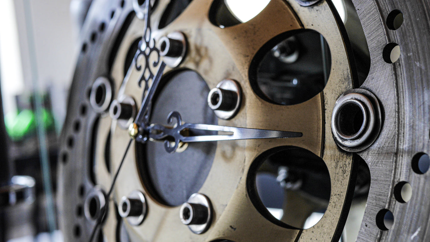 Bremsscheibenuhr - Motorrad (Vintage Gold Edition 2.0) - Mortal Engines Interior Design