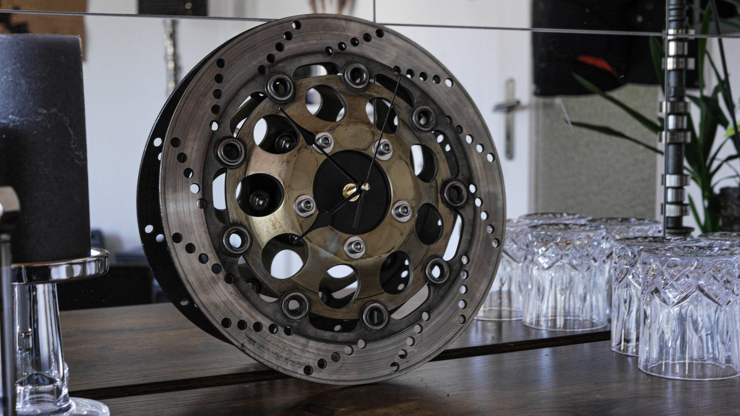 Bremsscheibenuhr - Motorrad (Vintage Gold Edition 2.0) - Mortal Engines Interior Design