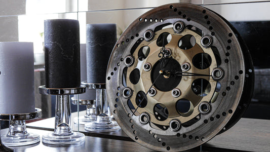Bremsscheibenuhr - Motorrad (Vintage Gold Edition 2.0) - Mortal Engines Interior Design