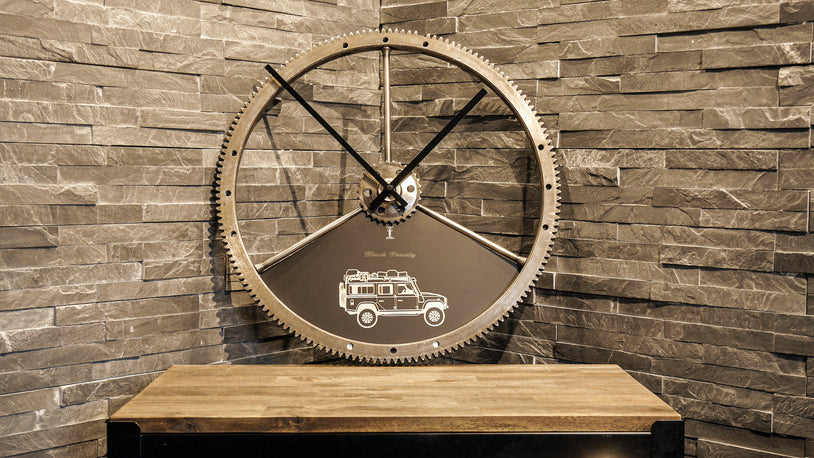 Upcycling Wanduhr aus Zahnkranz - personalisierbare Gravur - Mortal Engines Interior Design